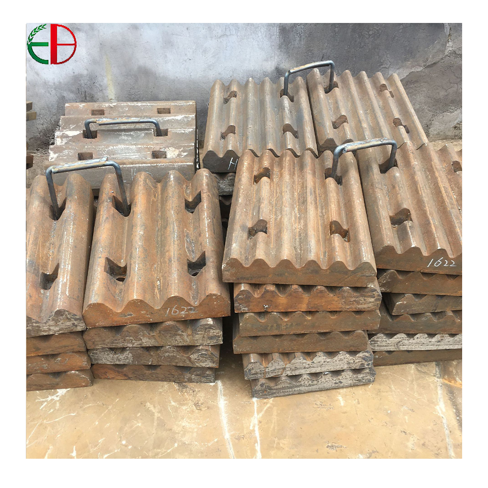 Jaw crusher and jaw plate